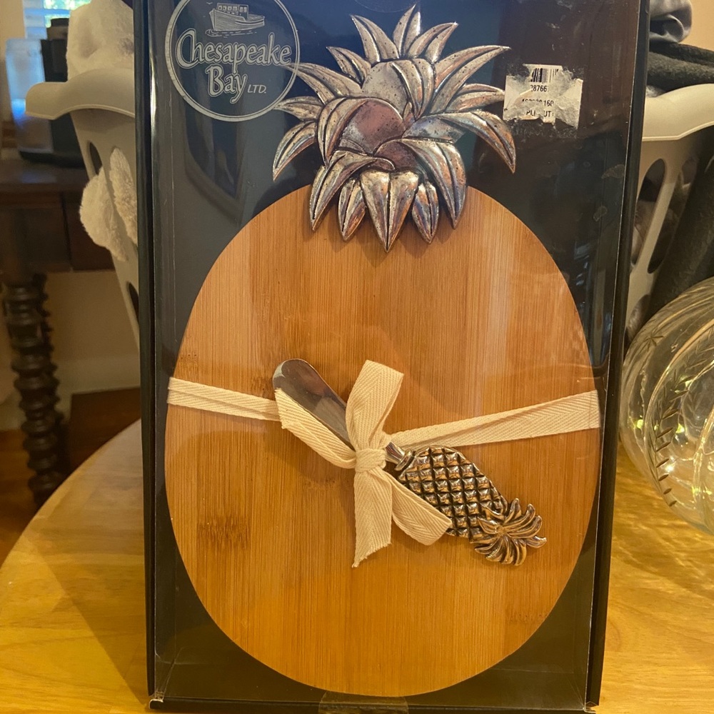 NEW Pineapple themed Cheeseboard